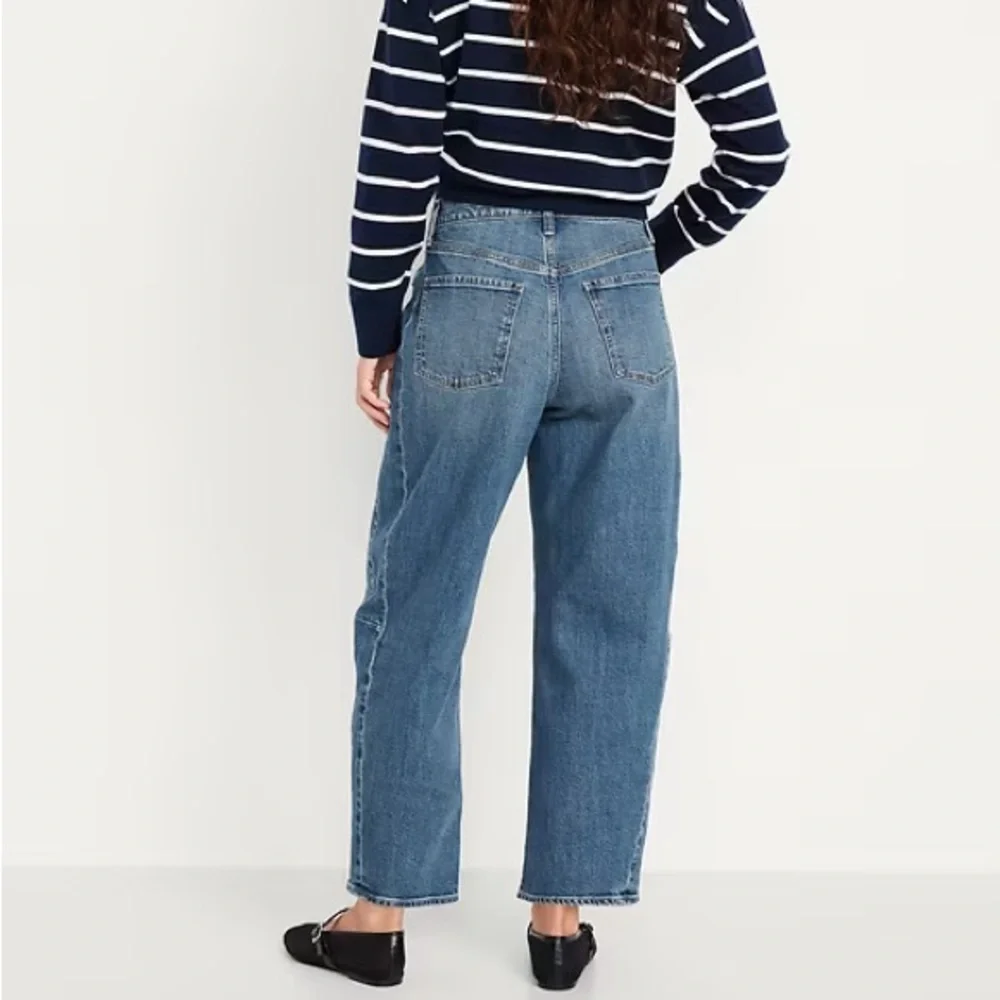 Barrel jeans in Medium Blue - Picture 2 of 4